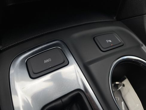 Used 2023 Chevrolet Equinox LT image 31