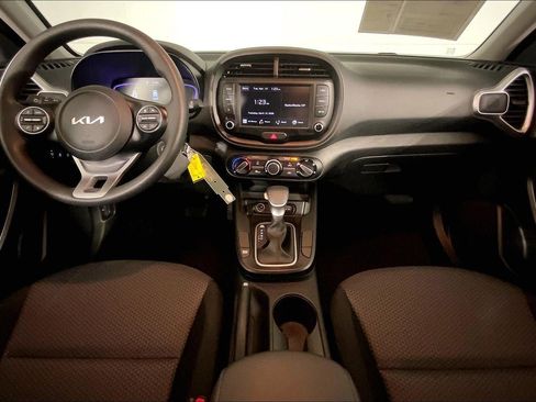 Certified 2025 Kia Soul LX w/ LX Technology Package image 15