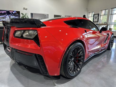 Used 2016 Chevrolet Corvette Z06 w/ 3LZ Preferred Equipment Group RWD image 32