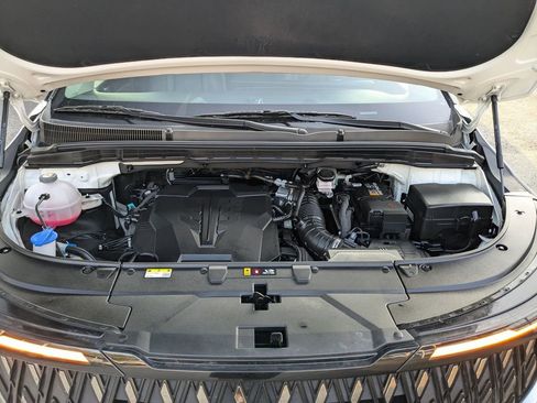 Used 2025 Kia Carnival image 29