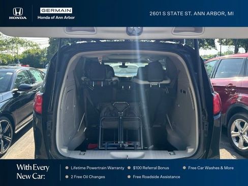 Used 2019 Chrysler Pacifica Limited FWD image 14