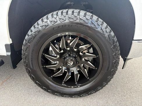 Used 2022 Chevrolet Silverado 1500 LT AWD/4WD image 13