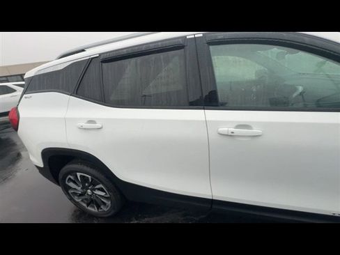 Certified 2023 GMC Terrain SLT image 9