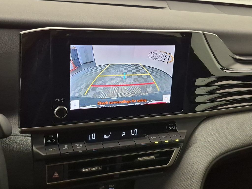 Used 2025 Toyota Camry SE FWD image 24