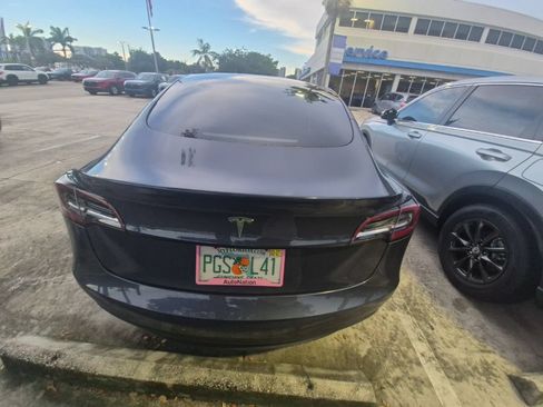Used 2022 Tesla Model 3 RWD image 5