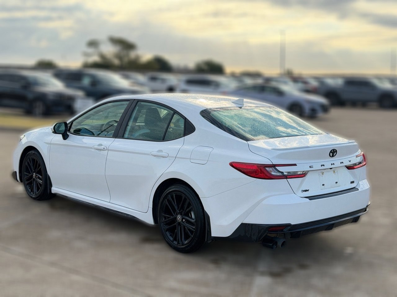 Used 2025 Toyota Camry SE w/ Convenience Package FWD image 7
