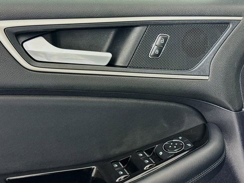 Used 2020 Ford Edge SEL image 15