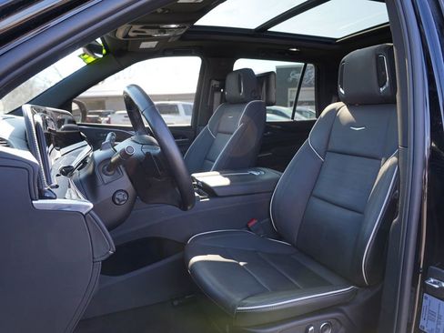 Used 2023 Cadillac Escalade Sport w/ LPO, ONYX Package image 12