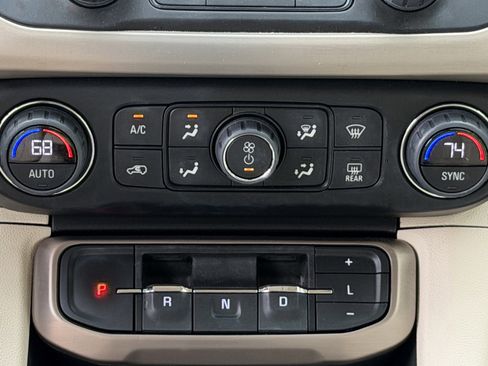 Used 2023 GMC Acadia Denali w/ Denali Technology Package FWD image 15