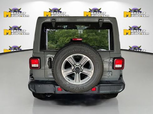 Used 2021 Jeep Wrangler Unlimited Sahara AWD/4WD image 5