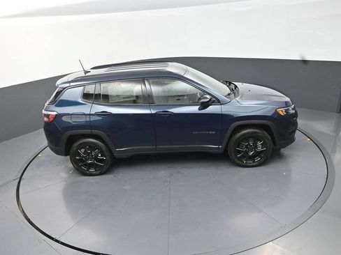New 2026 Jeep Compass Latitude AWD/4WD image 18