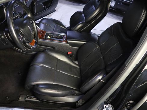 Used 2018 Lincoln Continental Reserve image 19