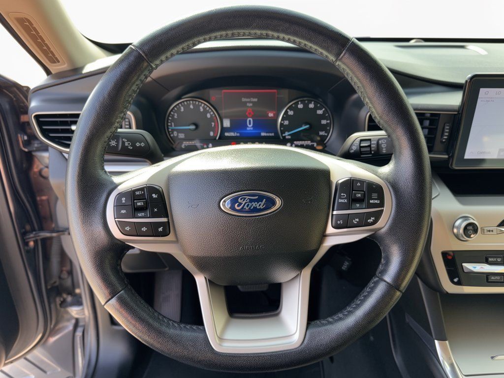 Used 2022 Ford Explorer XLT w/ Equipment Group 202A RWD image 10