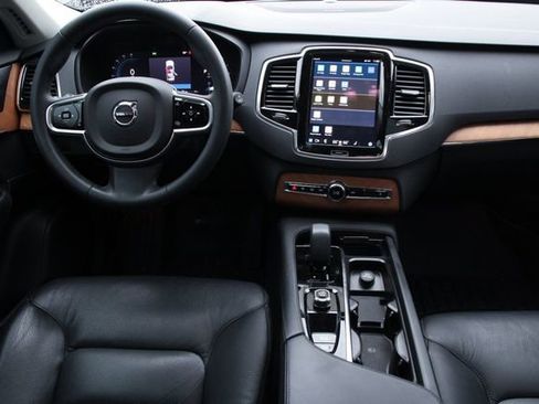 Used 2023 Volvo XC90 B6 Plus image 30