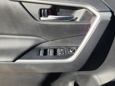 Used 2019 Toyota RAV4 XLE image 27