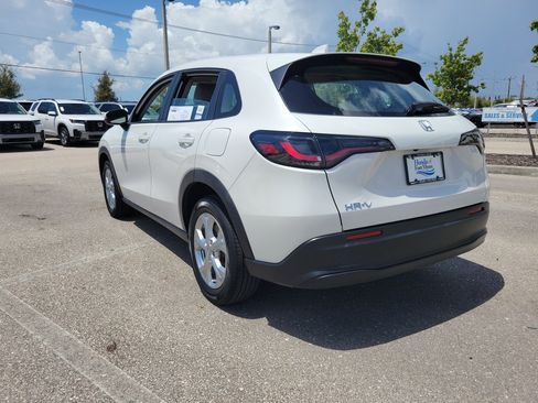 Used 2024 Honda HR-V LX image 4