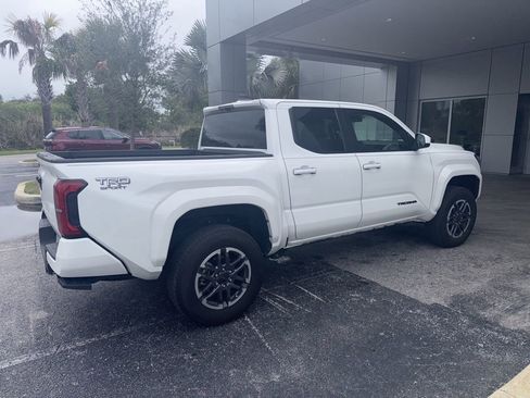 Certified 2025 Toyota Tacoma TRD Sport image 3