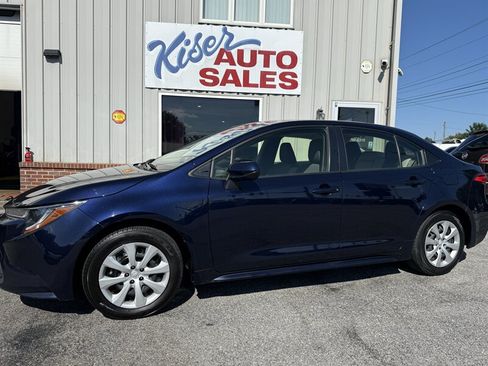 Used 2023 Toyota Corolla LE w/ Carpet Mat Package (TMS) FWD image 21