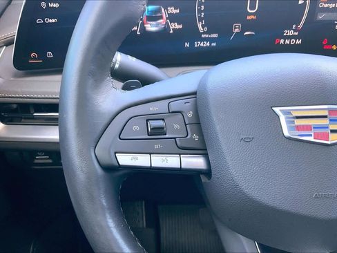 Used 2024 Cadillac XT4 Luxury w/ Cold Weather Package image 23