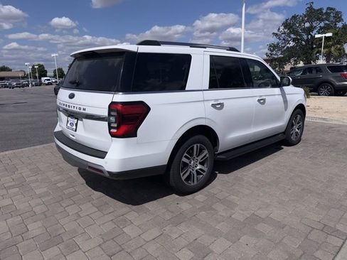 Used 2024 Ford Expedition Limited RWD image 3