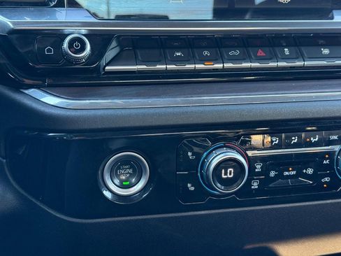 Used 2024 GMC Sierra 1500 SLT image 17