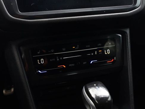 Used 2024 Volkswagen Tiguan SE R-Line FWD image 21