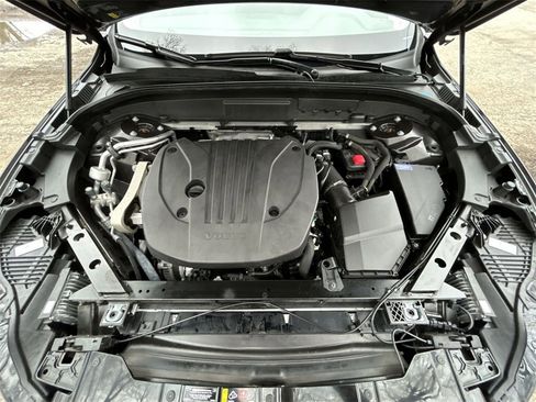 Certified 2022 Volvo XC60 B5 Inscription w/ Climate Package image 14