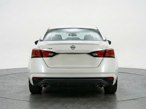Used 2025 Nissan Altima 2.5 SR FWD image 7