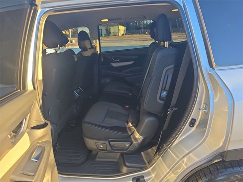 Used 2020 Subaru Ascent Premium w/ Convenience Package image 32