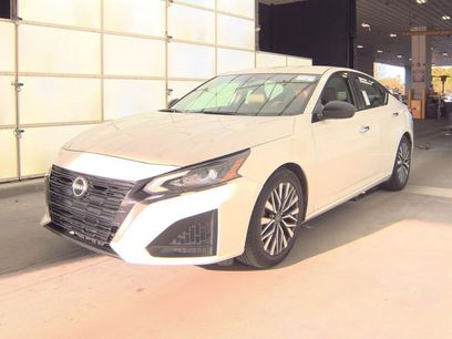 Used 2024 Nissan Altima 2.5 SV