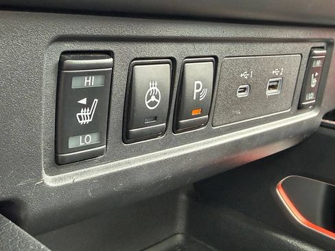 Used 2023 Nissan Frontier PRO-4X AWD/4WD image 11