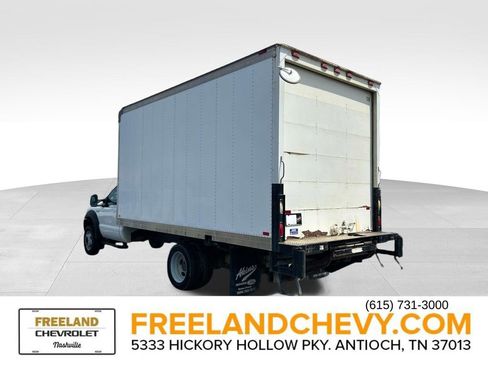 Used 2006 Ford F550 2WD Regular Cab Super Duty image 5