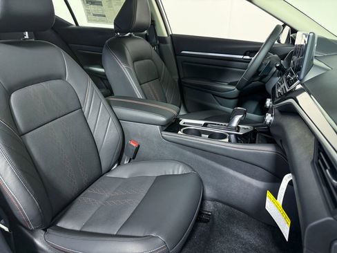 New 2025 Nissan Altima 2.5 SR w/ SR Premium Package image 13