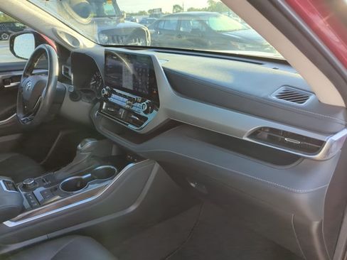 Used 2021 Toyota Highlander Platinum AWD/4WD image 24