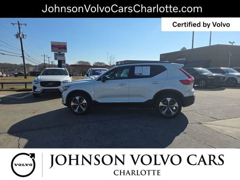 Certified 2025 Volvo XC40 B5 Plus image 16