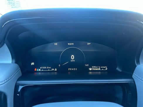 Used 2022 Lincoln Nautilus Reserve w/ Luxury Package image 18