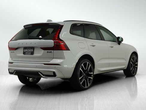 Used 2023 Volvo XC60 B6 Ultimate w/ Climate Package image 5