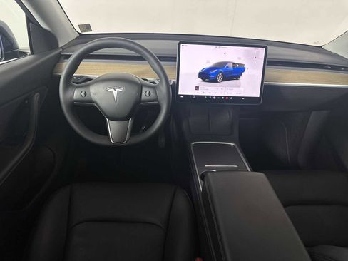 Used 2022 Tesla Model Y Long Range AWD/4WD image 23