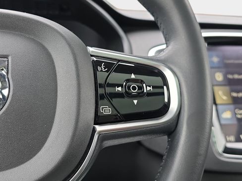 Used 2016 Volvo XC90 T5 Momentum image 21