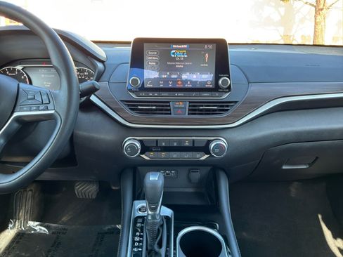 Used 2023 Nissan Altima 2.5 SV FWD image 15