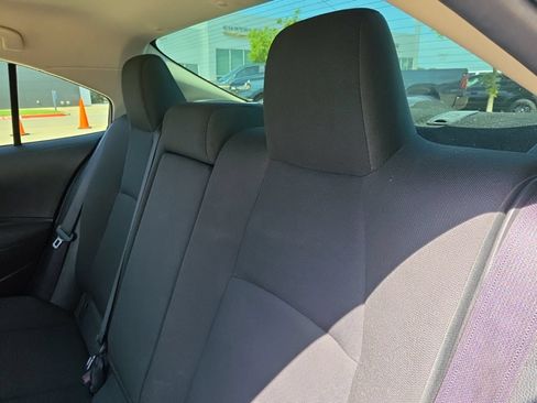 Used 2022 Toyota Corolla LE FWD image 18