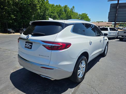 Used 2018 Buick Enclave Essence FWD image 5