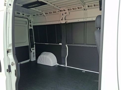 Used 2024 RAM ProMaster 2500 w/ Safety Group FWD image 25