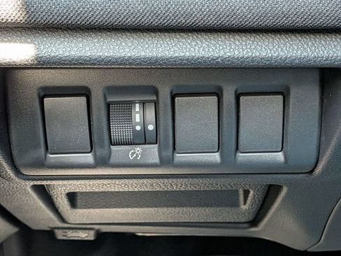 Used 2024 Subaru Outback Premium AWD/4WD image 18