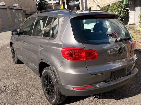 Used 2015 Volkswagen Tiguan S image 10
