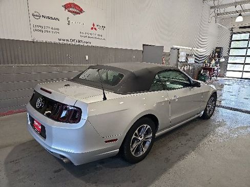 Used 2014 Ford Mustang Premium RWD image 3