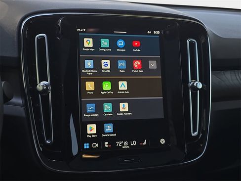 Used 2022 Volvo C40 P8 Recharge Ultimate image 21