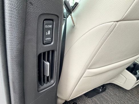 Used 2025 Honda Odyssey EX-L image 21