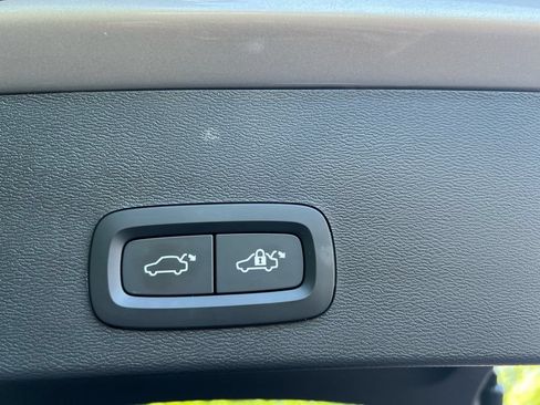 Certified 2023 Volvo XC40 Recharge Ultimate AWD/4WD image 27