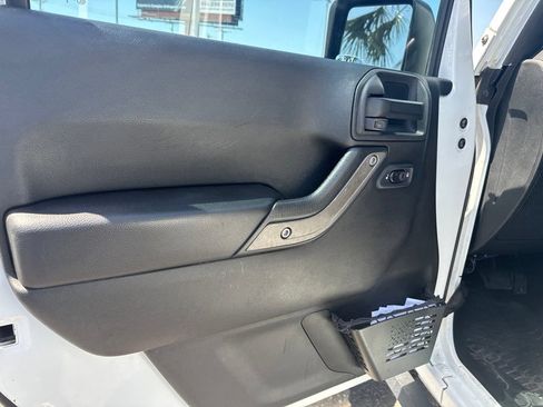 Used 2017 Jeep Wrangler Unlimited Sport w/ Quick Order Package 24S AWD/4WD image 15